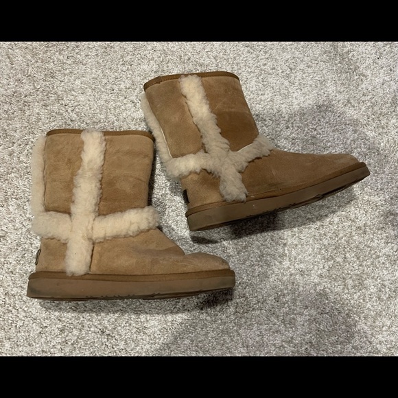 Ugg Tan Suede & Cream Shearing Boots Size 5 - Picture 1 of 7